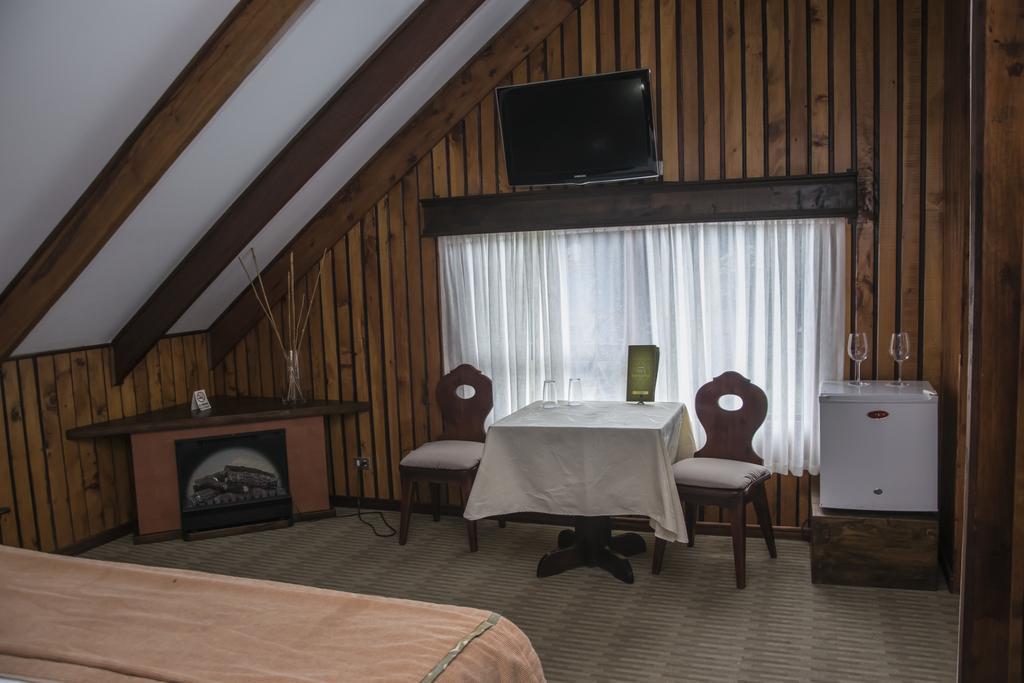 Hotel Chalet Tirol 埃雷迪亚 客房 照片